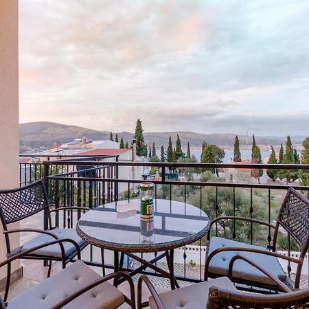 Apartments Villa Kameja Donji Okrug  Екстер'єр фото