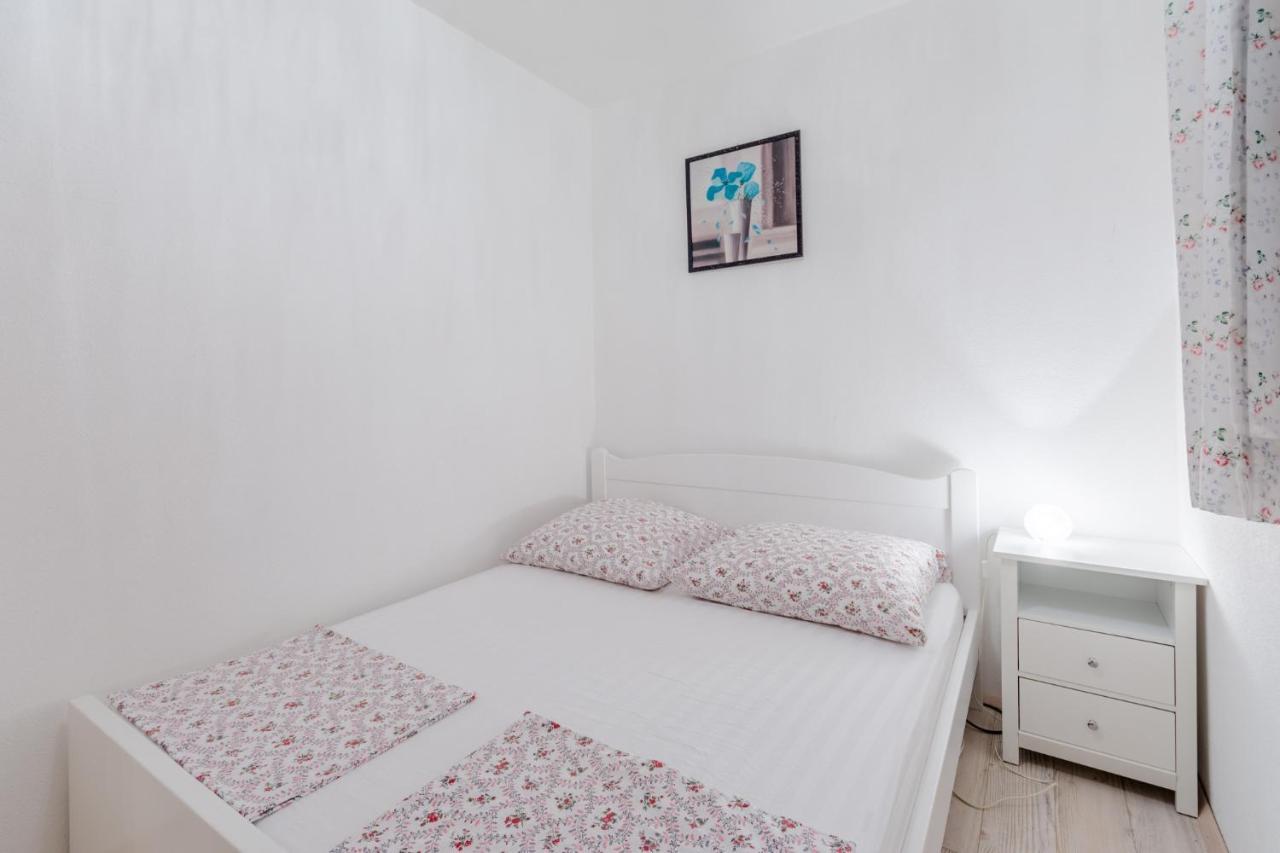 Apartments Villa Kameja Donji Okrug  Номер фото