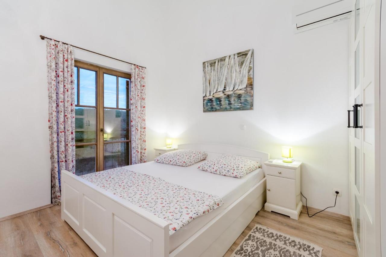Apartments Villa Kameja Donji Okrug  Номер фото