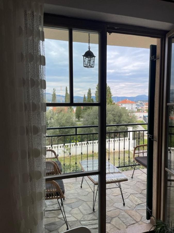 Apartments Villa Kameja Donji Okrug  Екстер'єр фото