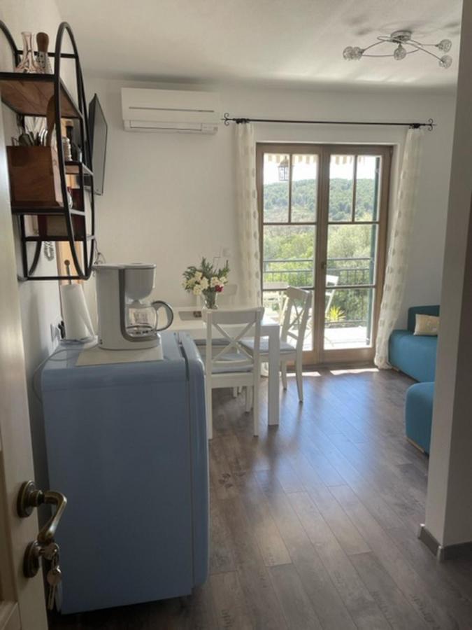 Apartments Villa Kameja Donji Okrug  Екстер'єр фото