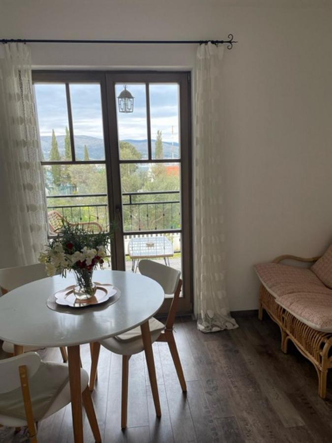 Apartments Villa Kameja Donji Okrug  Екстер'єр фото
