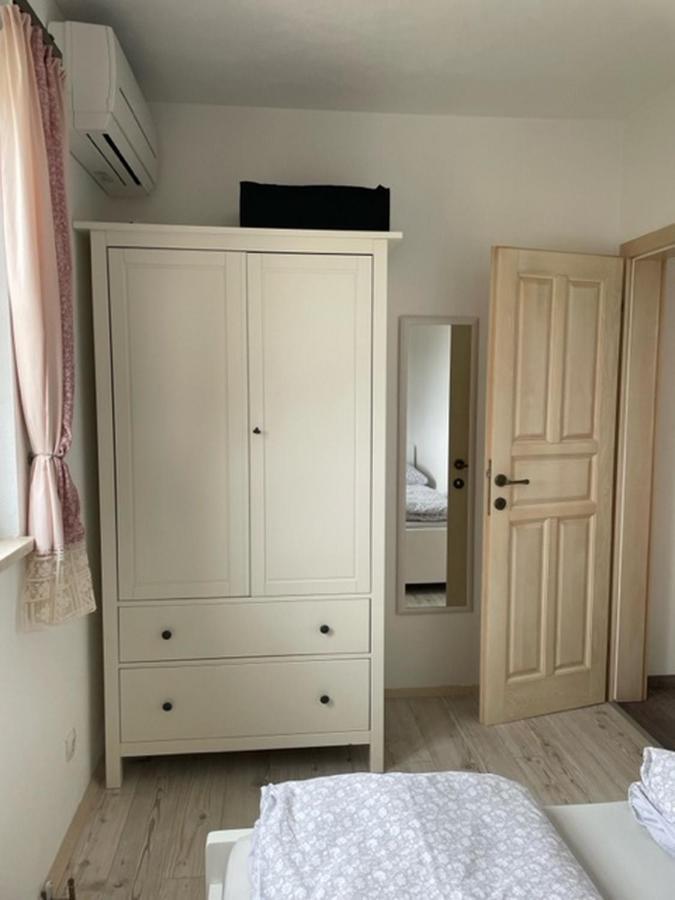 Apartments Villa Kameja Donji Okrug  Екстер'єр фото