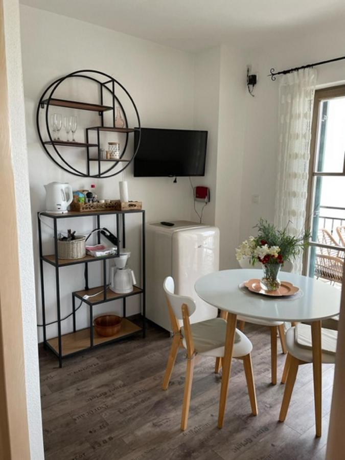 Apartments Villa Kameja Donji Okrug  Екстер'єр фото
