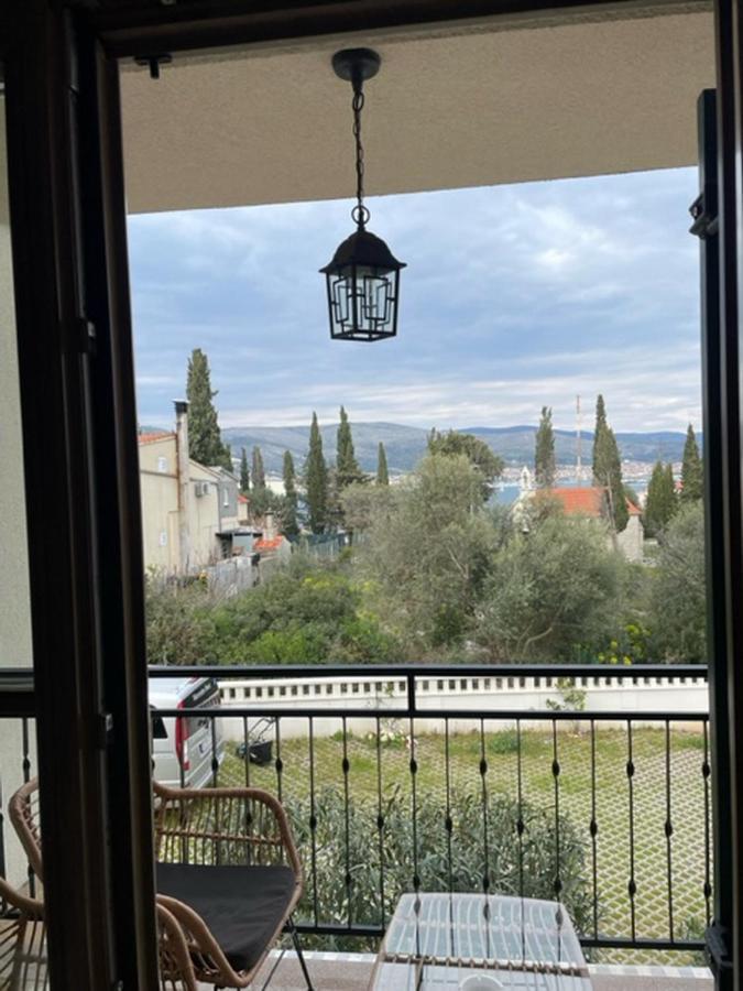 Apartments Villa Kameja Donji Okrug  Екстер'єр фото